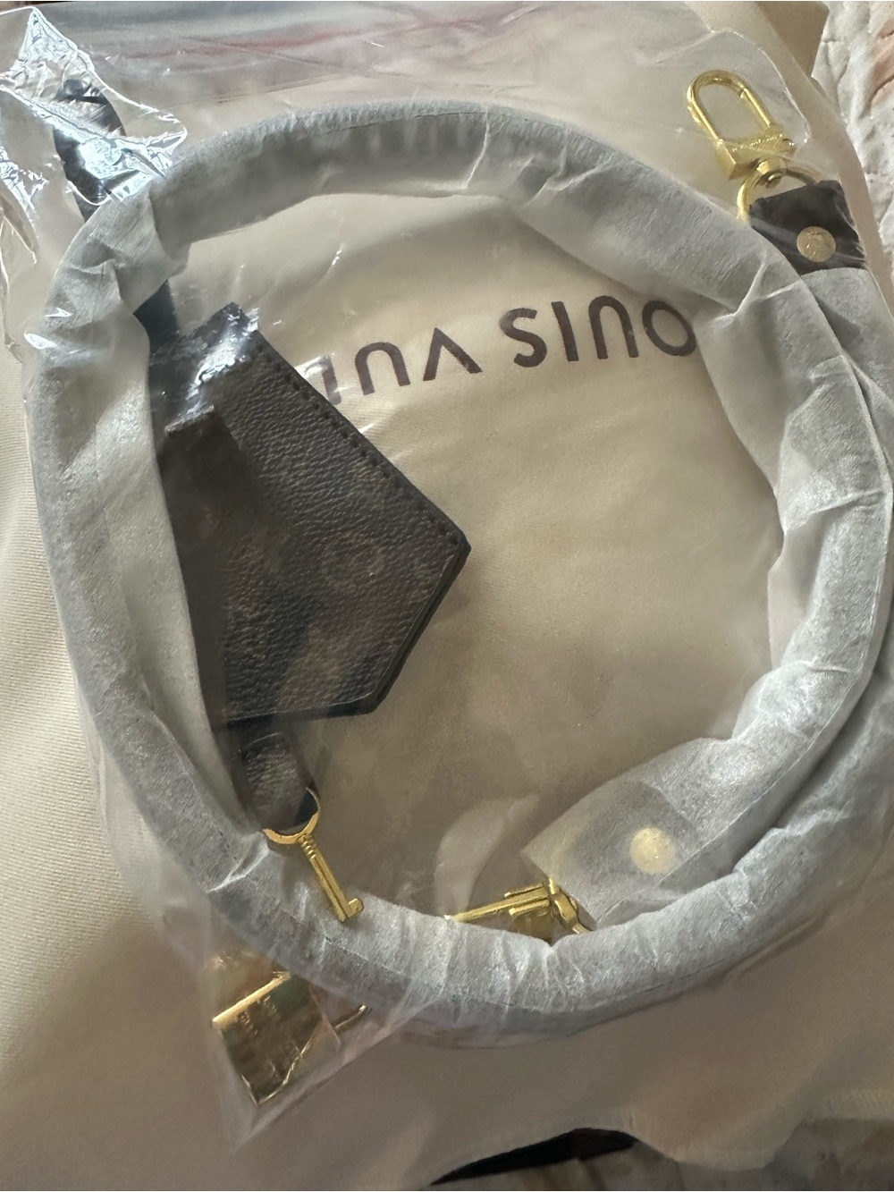 Black Leather Crossbody Bag - Black. Not authentic - Picture 11 of 12